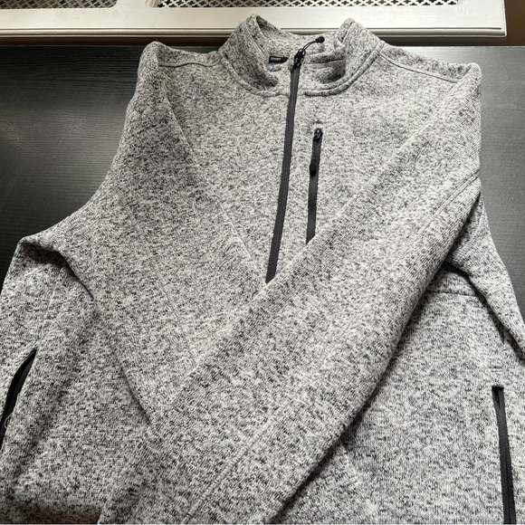 H&M Sport Zip Up Microfleece Sweater Black and White size L - Picture 4 of 9